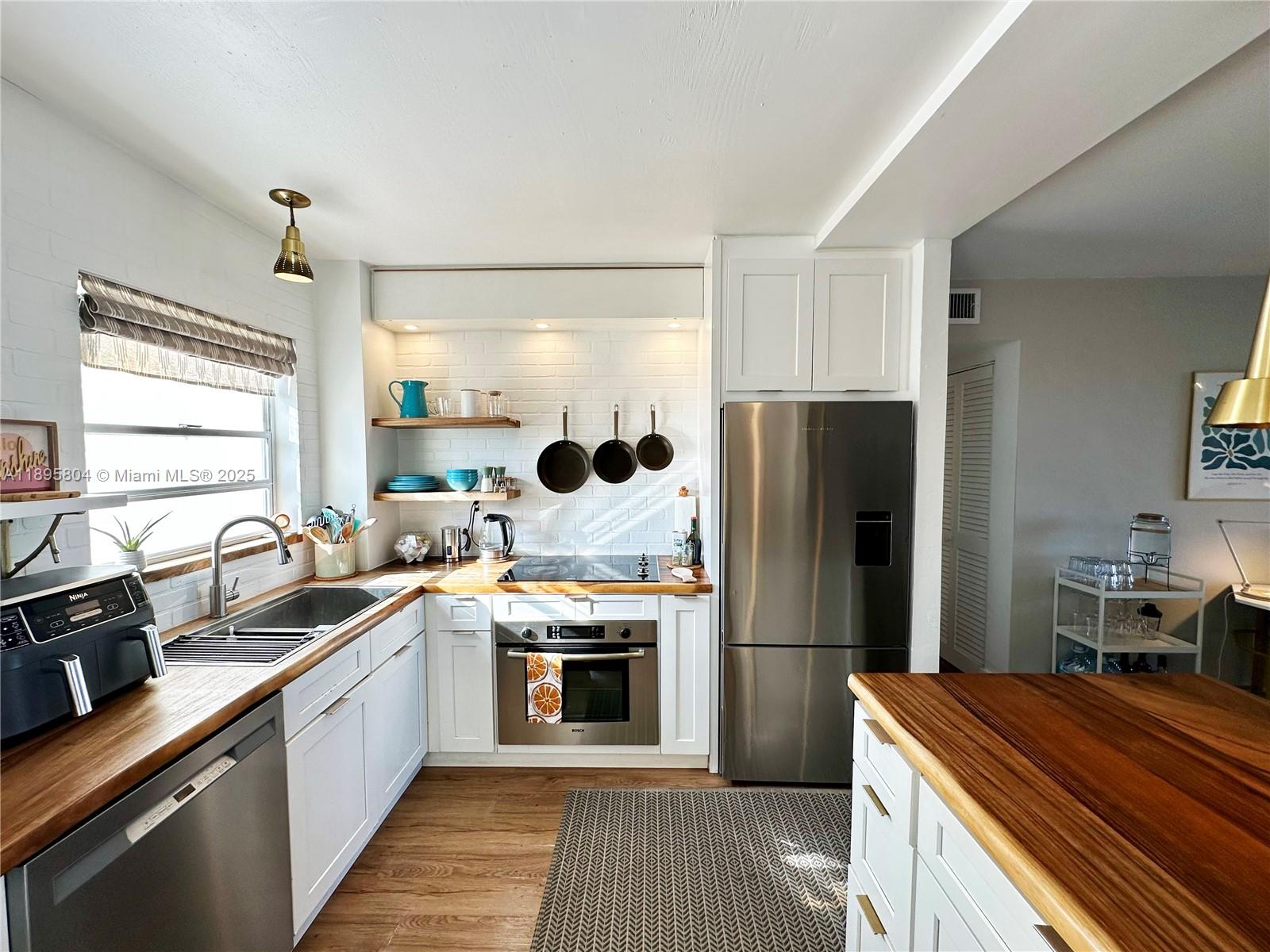 7850 Byron Ave # 307, Miami Beach FL 33141