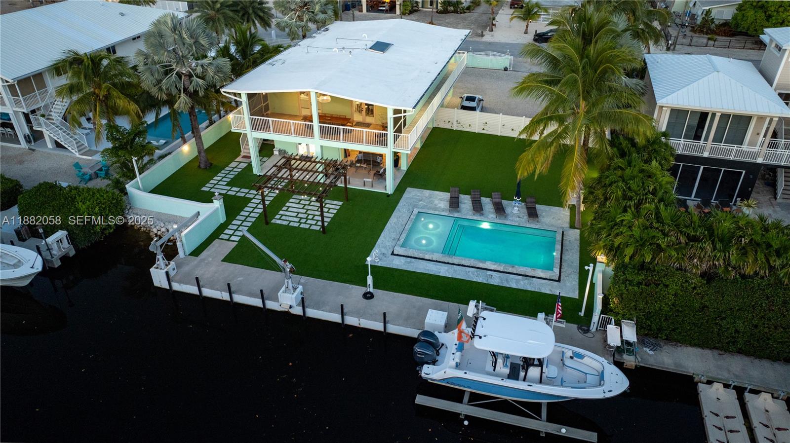889 Ellen Dr, Key Largo FL 33037