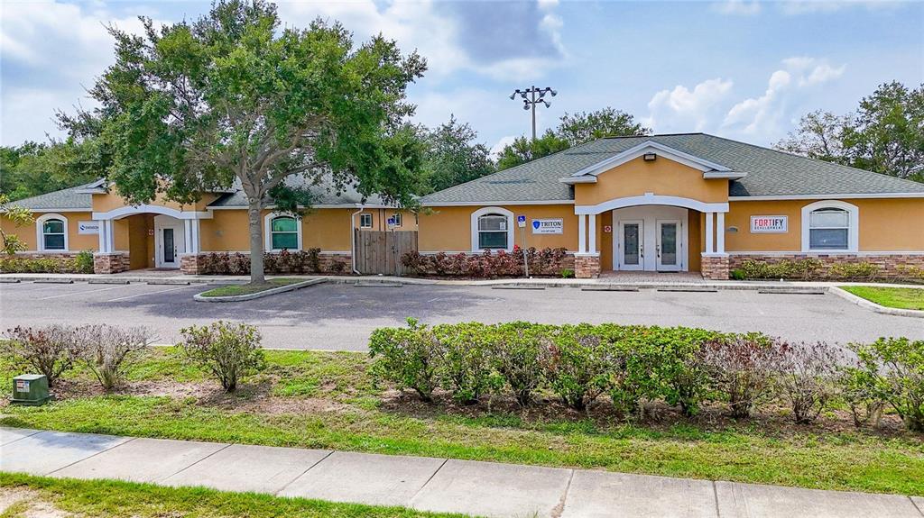 7318 W COMANCHE AVENUE