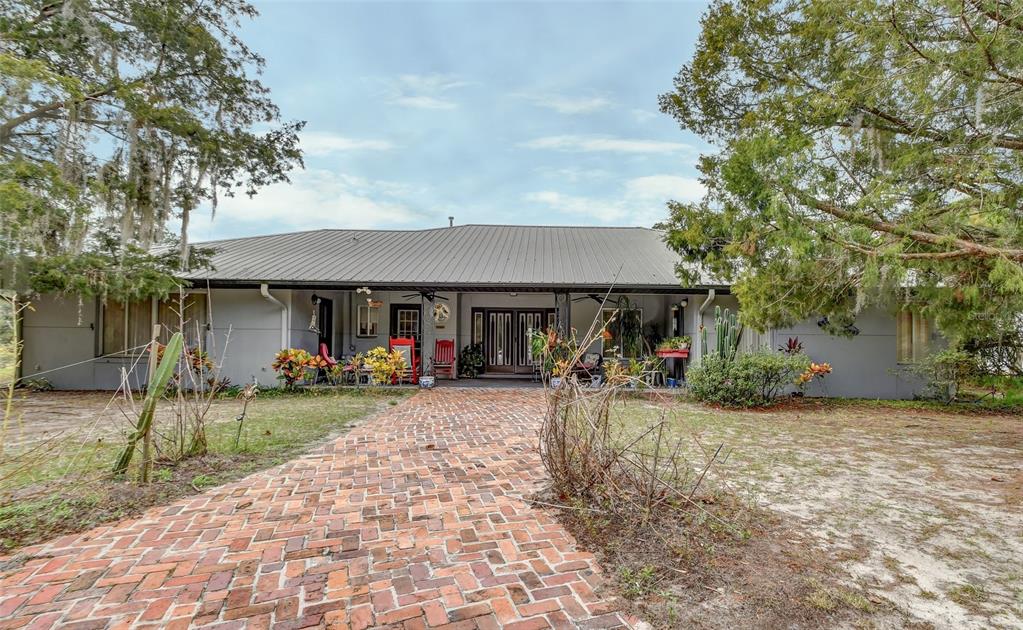 180 ROBINSON LANE
