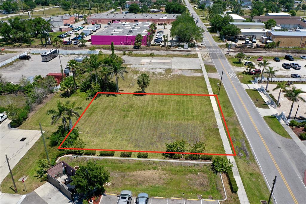 122 E MCKENZIE STREET, PUNTA GORDA, FL — photo 5 of 20