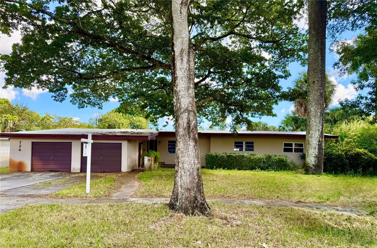 724 Garden Ct, Plantation FL 33317