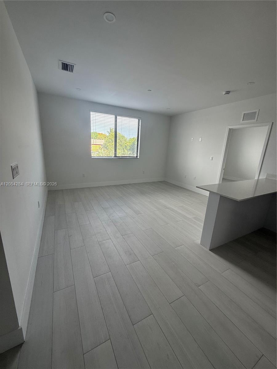1091 E 17th St # 403, Hialeah FL 33010