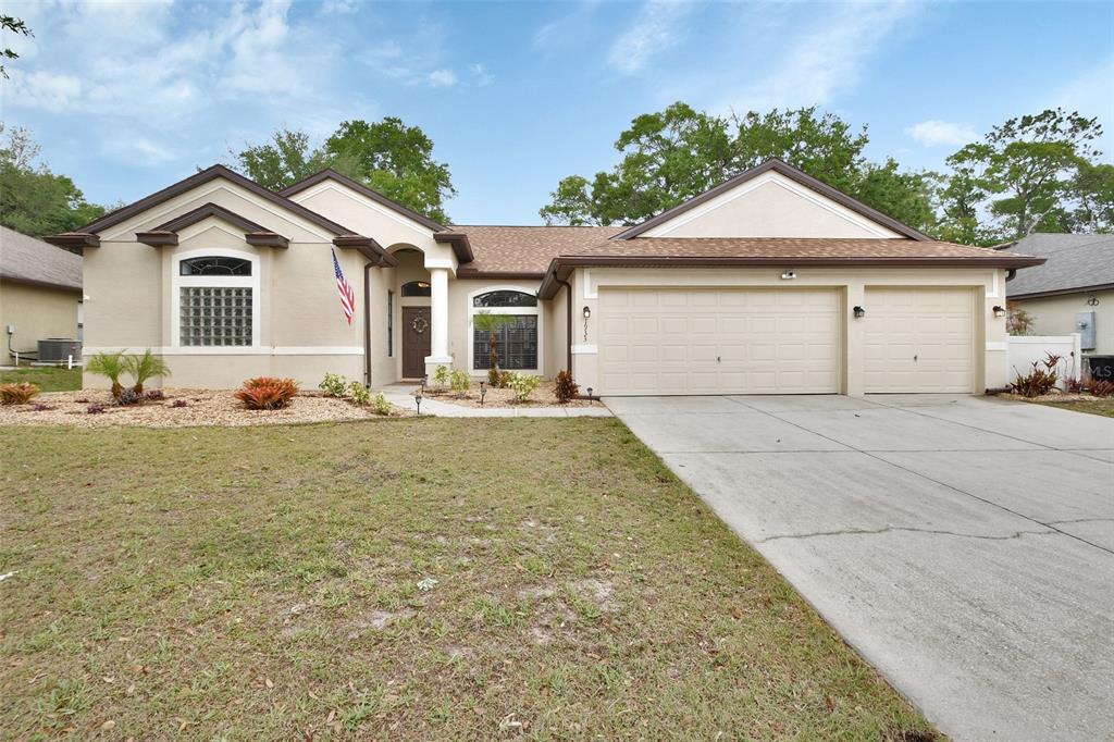1933 OAK ESTATES DRIVE