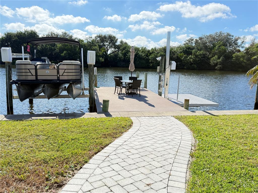 622 MOUNT OAK AVENUE NE UNIT 733