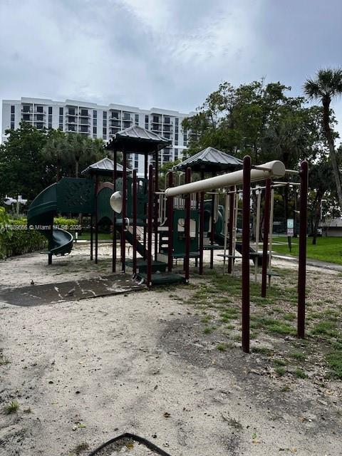 MIAMI, FL — photo 3 of 6