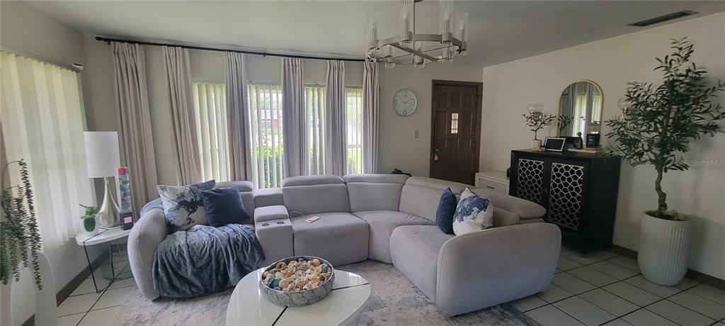 1223 57TH AVENUE E, BRADENTON, FL — photo 3 of 11