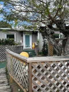2459 Fillmore St, Hollywood FL 33020