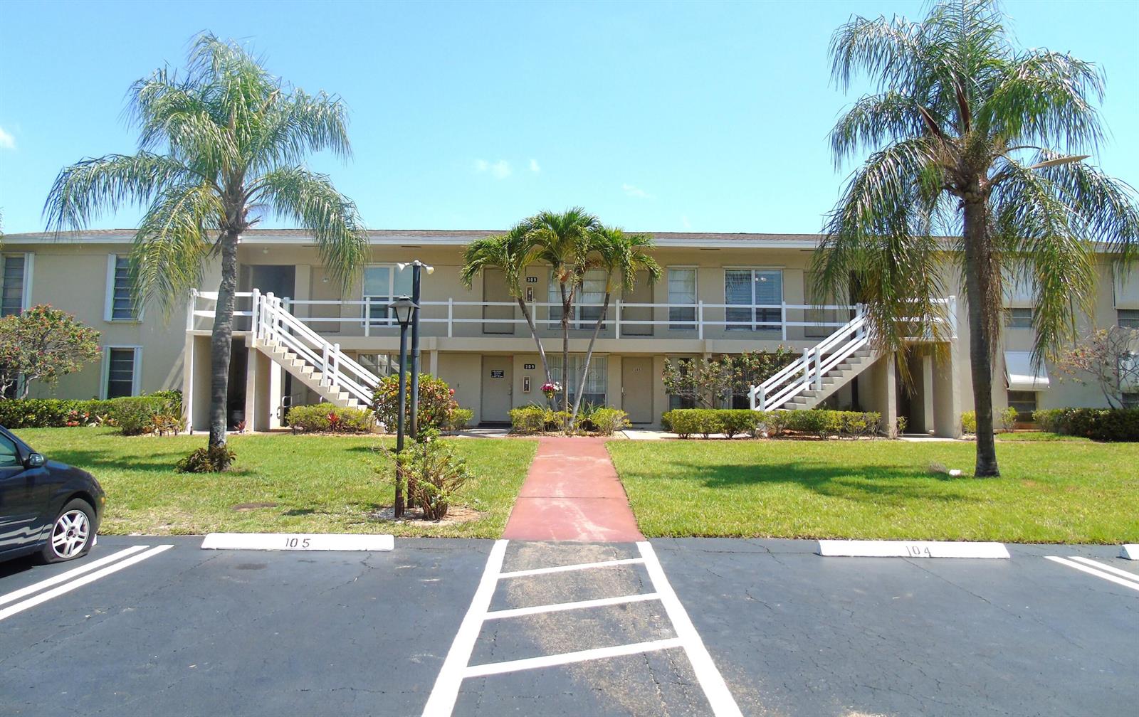 309 Circle Drive S # 204, Boynton Beach FL 33435