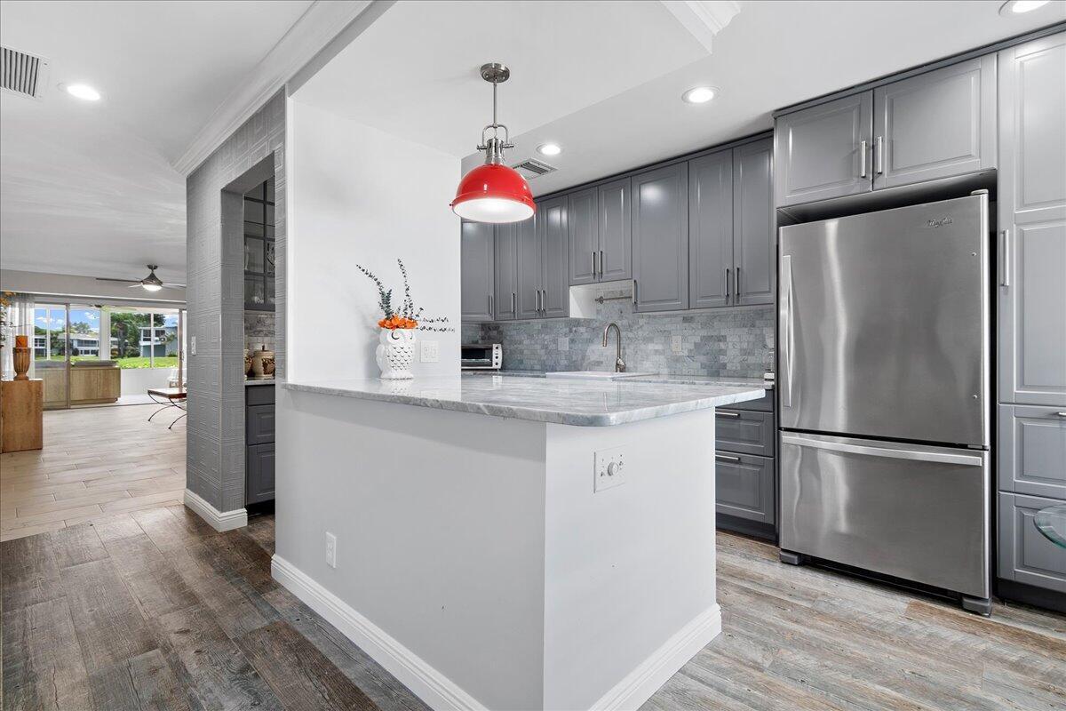 1395 SW 27th Avenue # 102, Delray Beach FL 33445