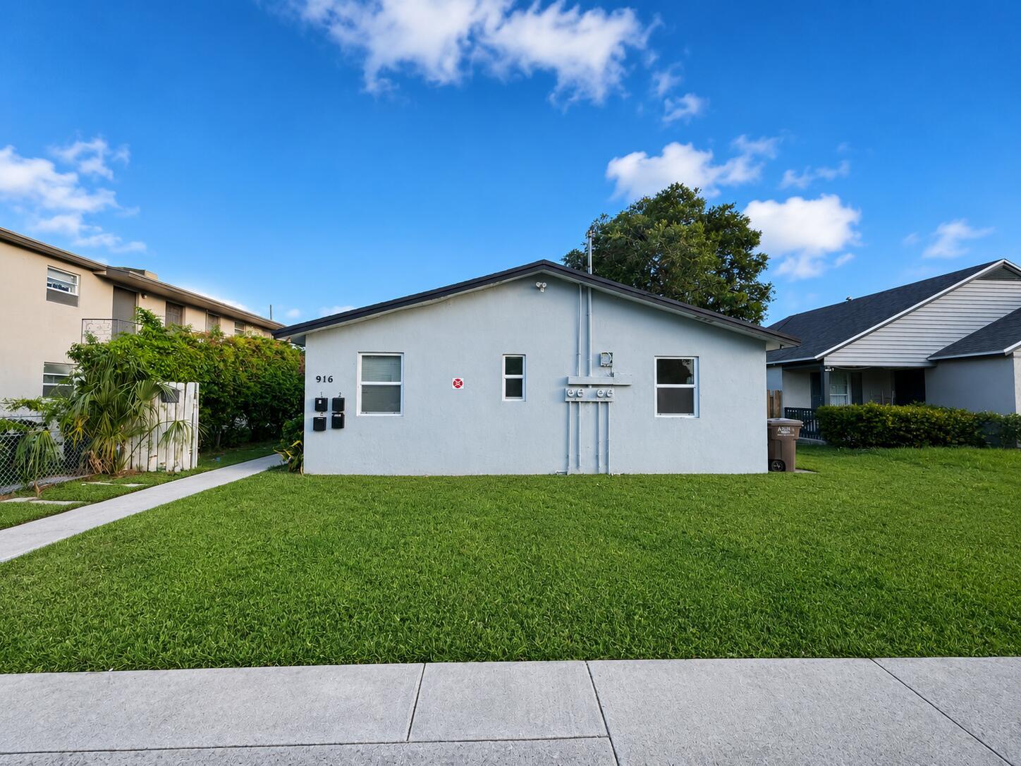 916 4th Street # 4, West Palm Beach FL 33401