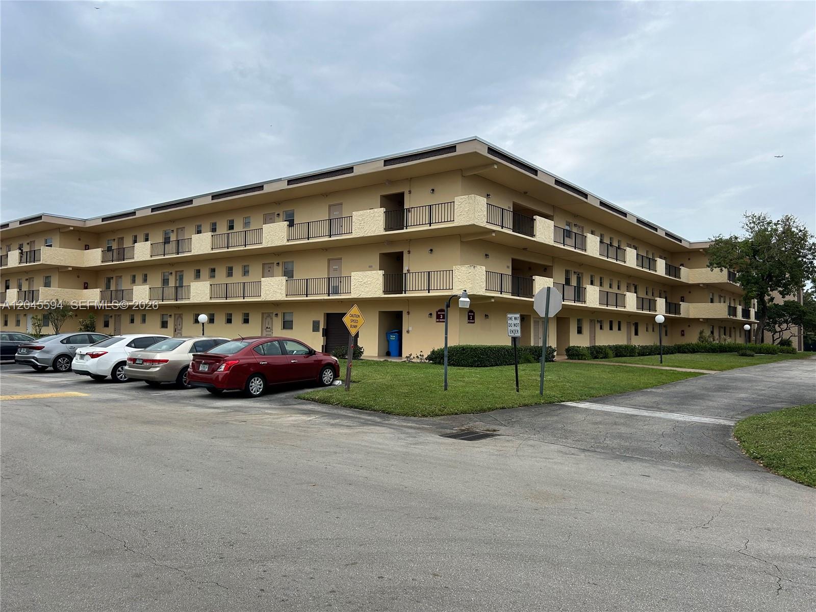 201 Berkley Rd # 104, Hollywood FL 33024