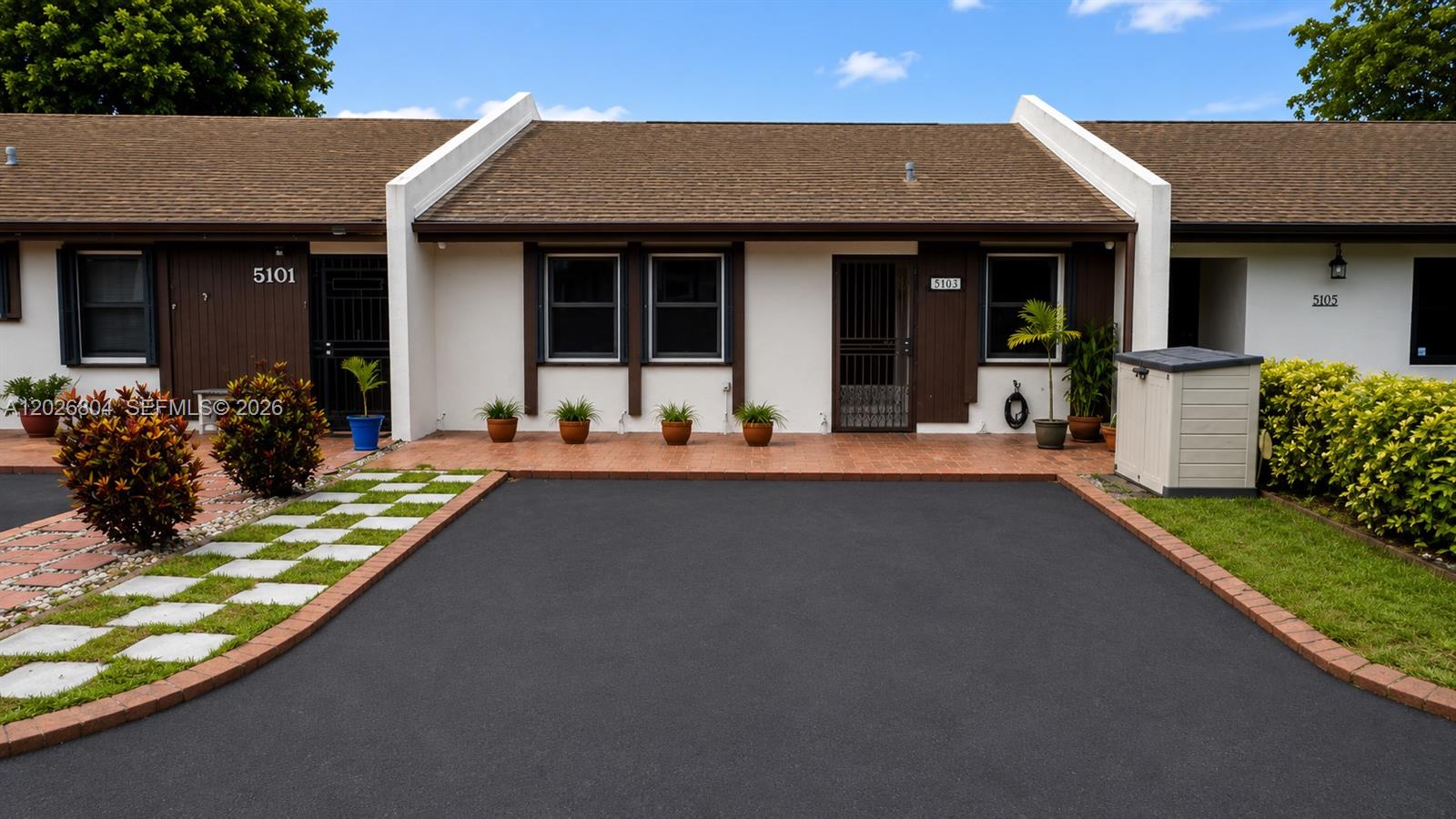 5103 SW 138th Ave Cir, Miami FL 33175