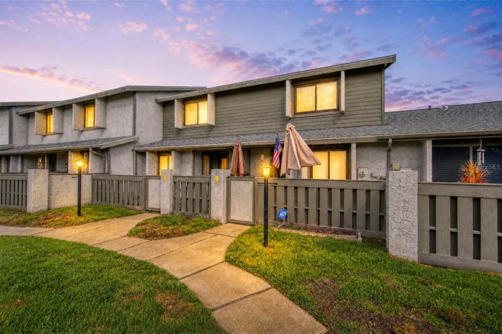 210 LEMON TREE LANE UNIT 9