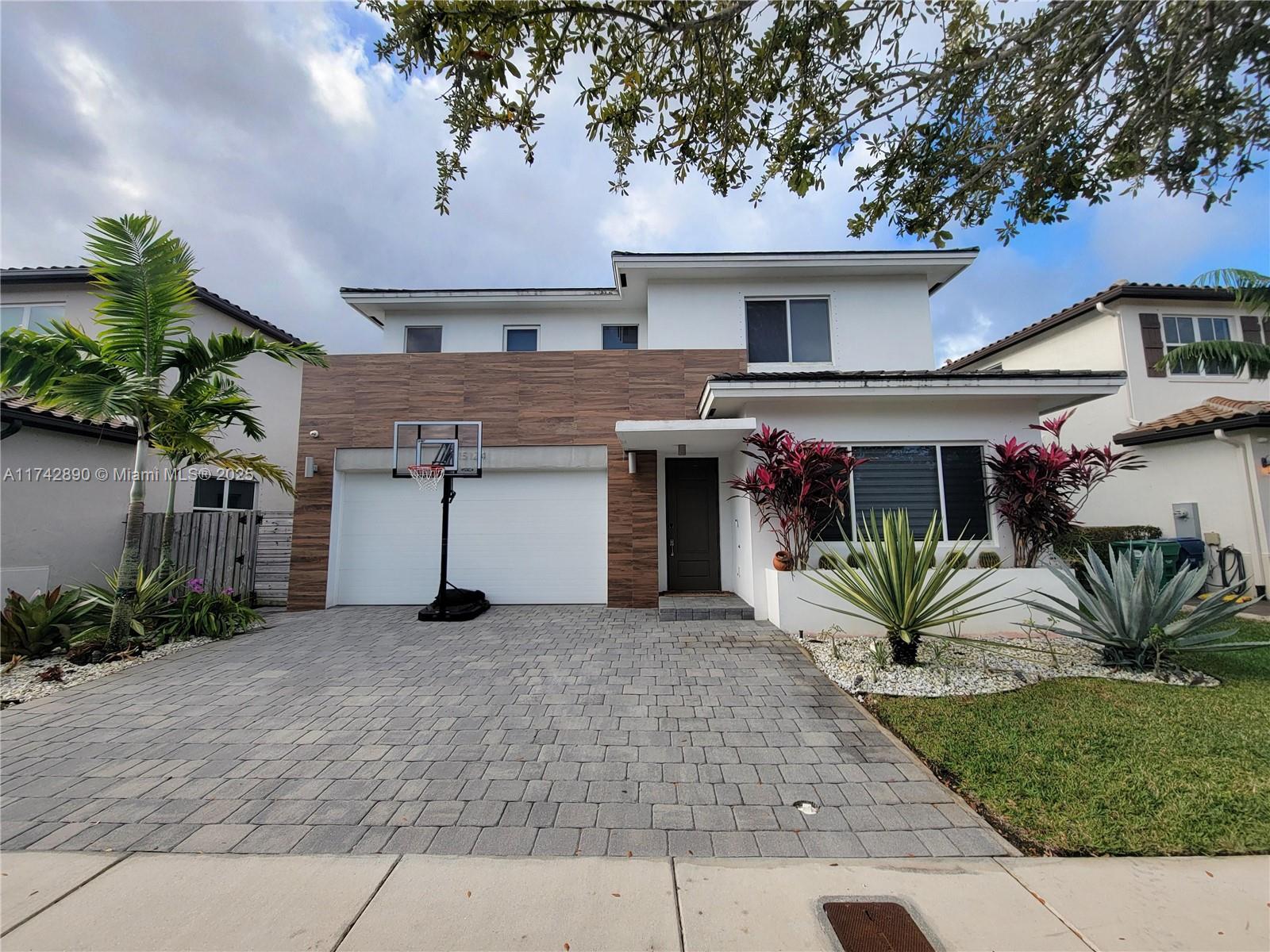 15124 SW 176th Ter, Miami FL 33187