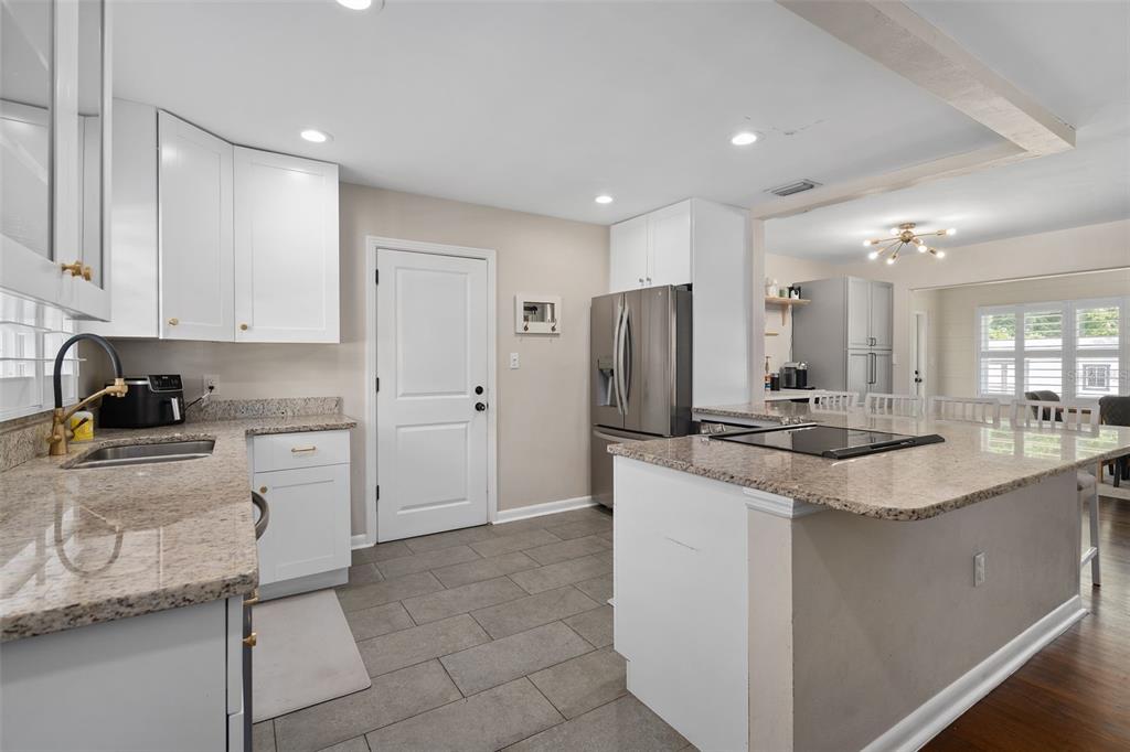 2907 VINE STREET, ORLANDO, FL — photo 2 of 30