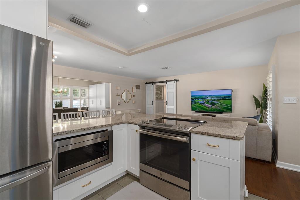 2907 VINE STREET, ORLANDO, FL — photo 5 of 30