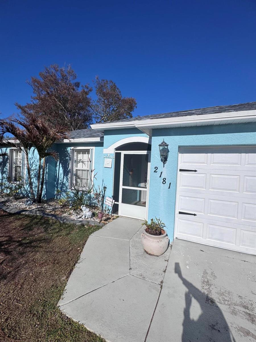 2181 SW Larchmont Lane, Port St. Lucie FL 34984