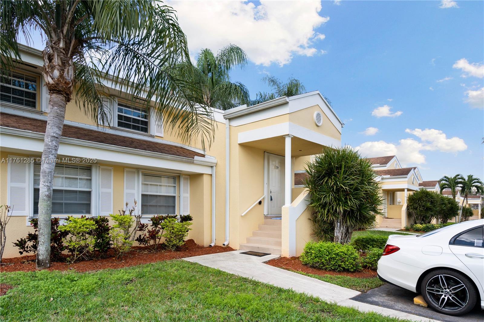 2264 SE 27th Dr, Homestead FL 33035