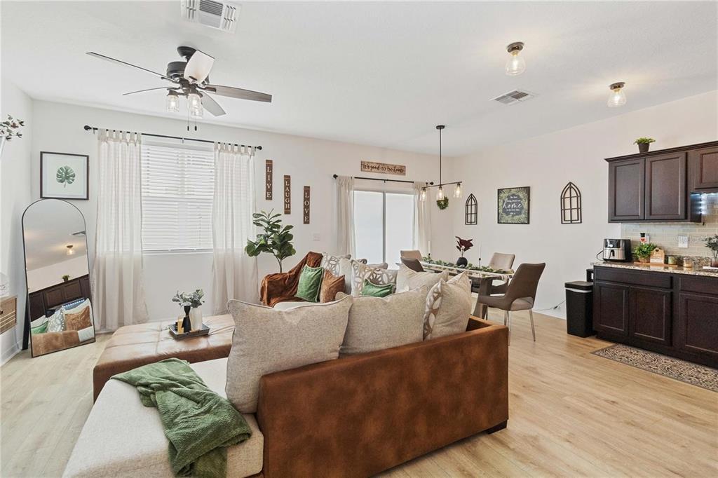 592 MADISON DRIVE, DAVENPORT, FL — photo 4 of 20