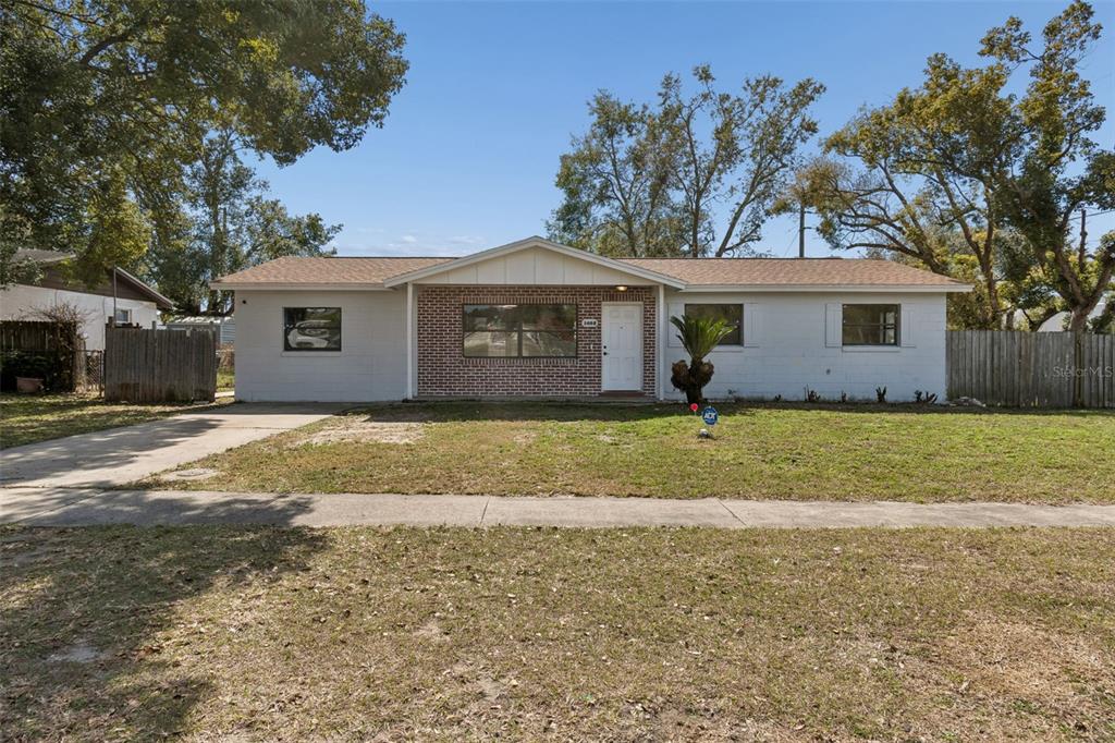 1402 ROLLING GREEN DRIVE
