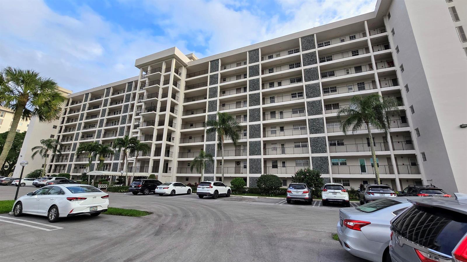 3100 N Palm Aire Drive # 604, Pompano Beach FL 33069