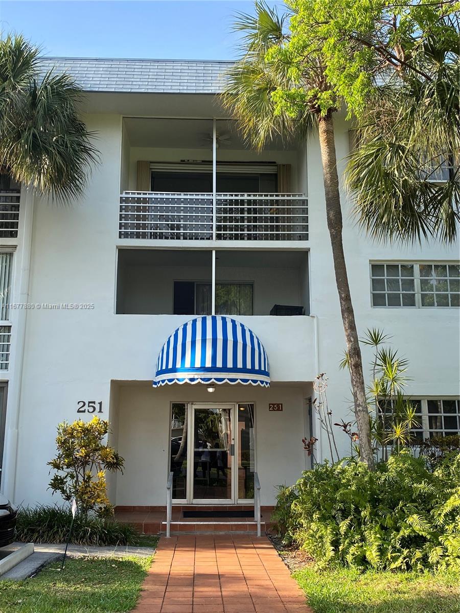 251 Galen Dr # 204E, Key Biscayne FL 33149
