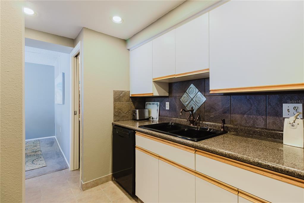 632 EDGEWATER DRIVE UNIT 238, DUNEDIN, FL — photo 5 of 14