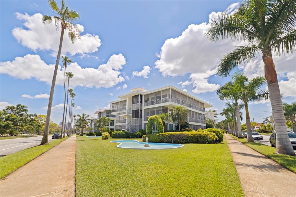 1060 N SHORE DRIVE NE UNIT 6