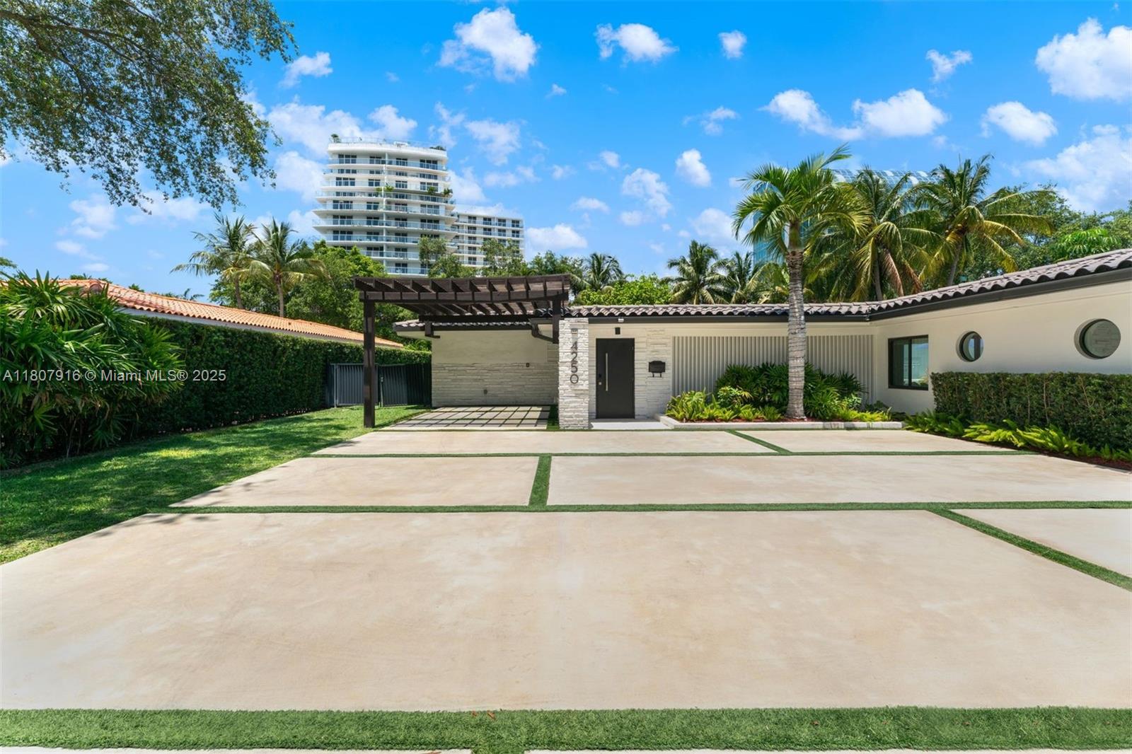 4250 Bay Point Rd, Miami FL 33137