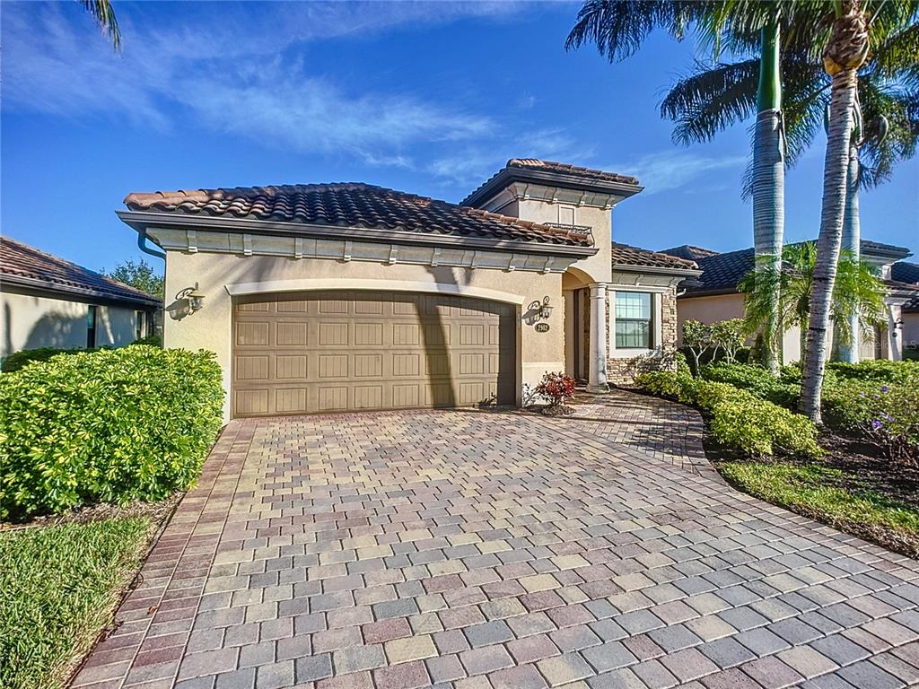 2902 AVIAMAR CIRCLE, NAPLES, FL — photo 4 of 30