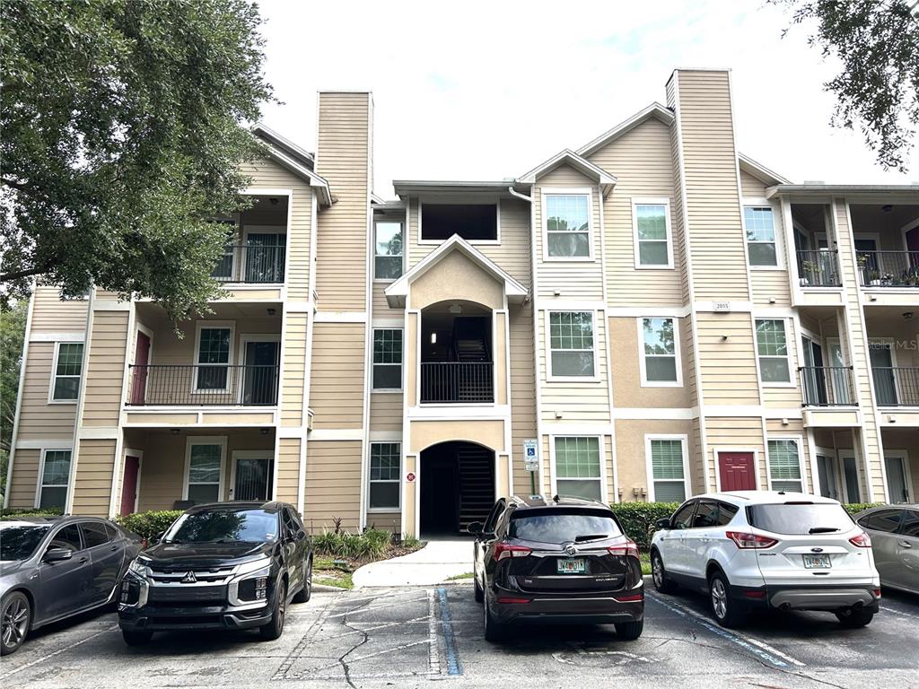 2015 ERVING CIRCLE UNIT 208
