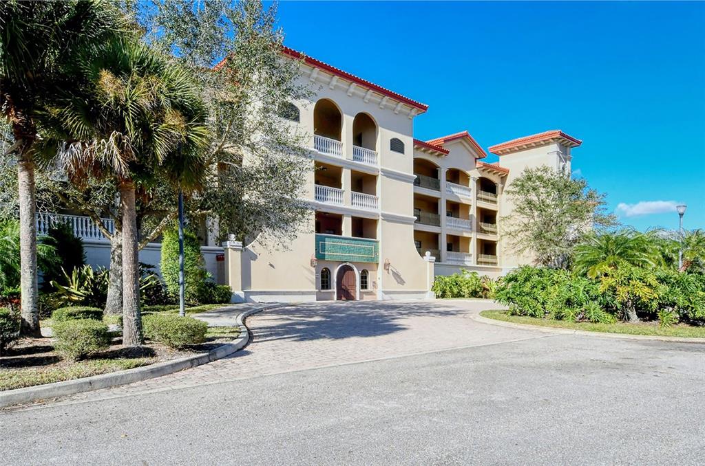 7718 LAKE VISTA COURT UNIT 207