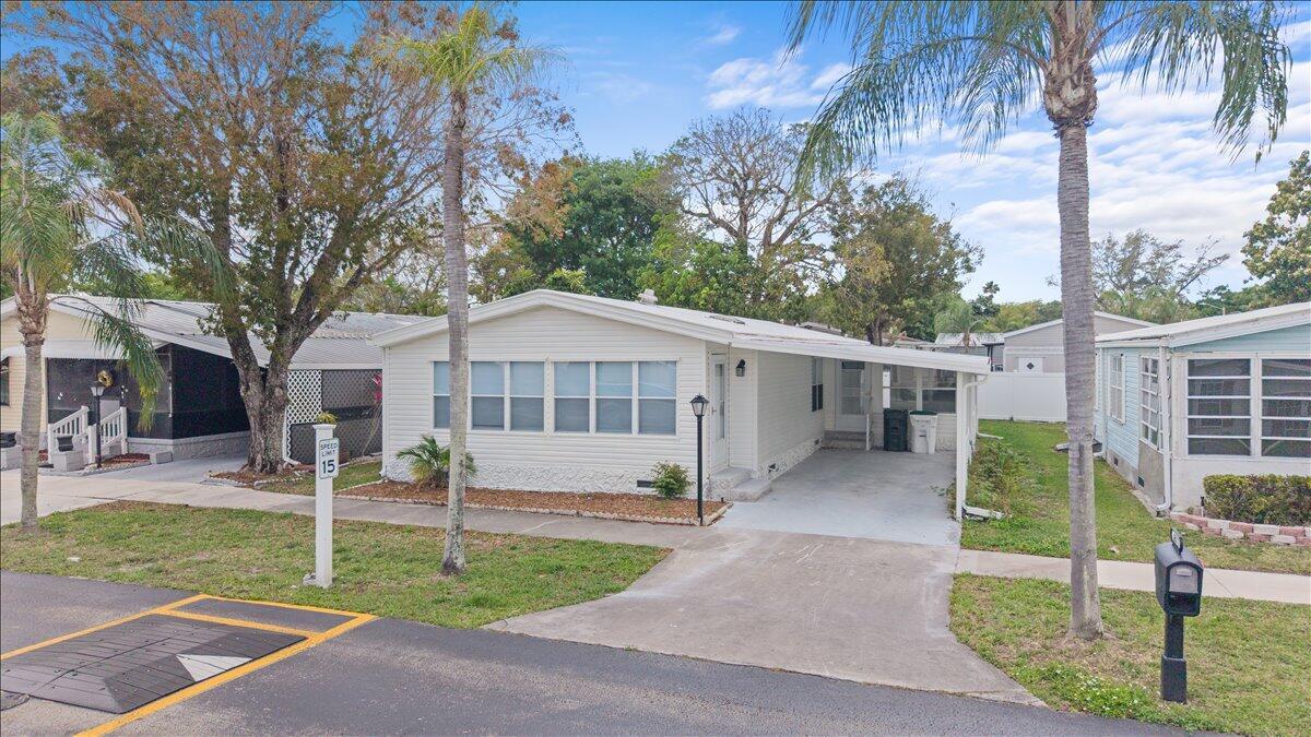 6571 NW 37th Avenue, Coconut Creek FL 33073