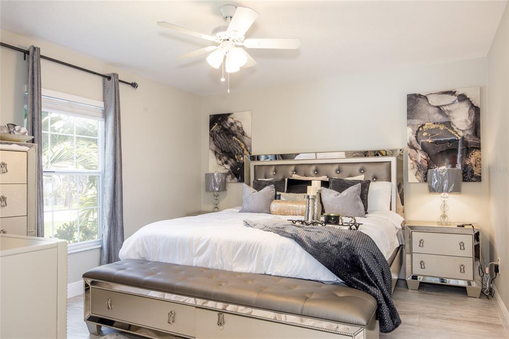 811 HOFFMAN BOULEVARD, TAMPA, FL — photo 4 of 15