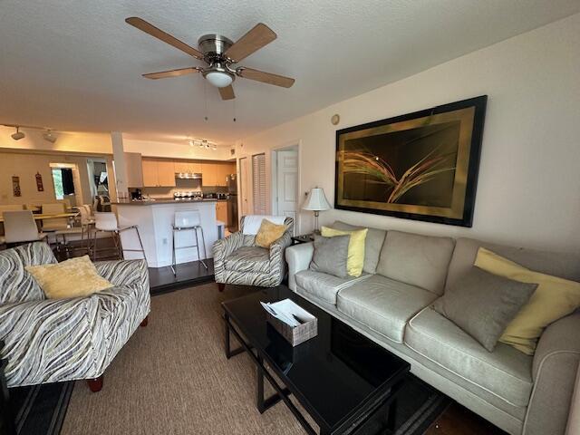 615 Villa Circle, Boynton Beach FL 33435