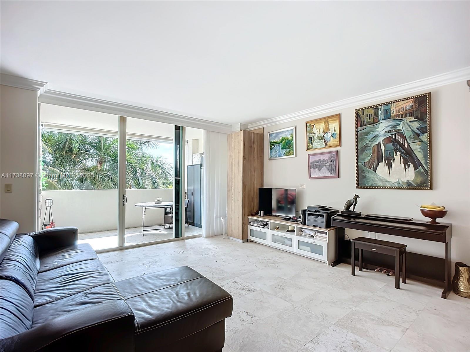 3400 SW 27th Avenue # 302, Miami FL 33133