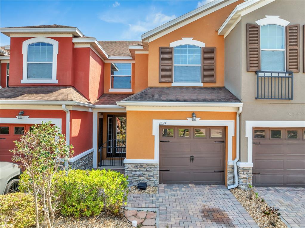 9559 SILVER BUTTONWOOD STREET