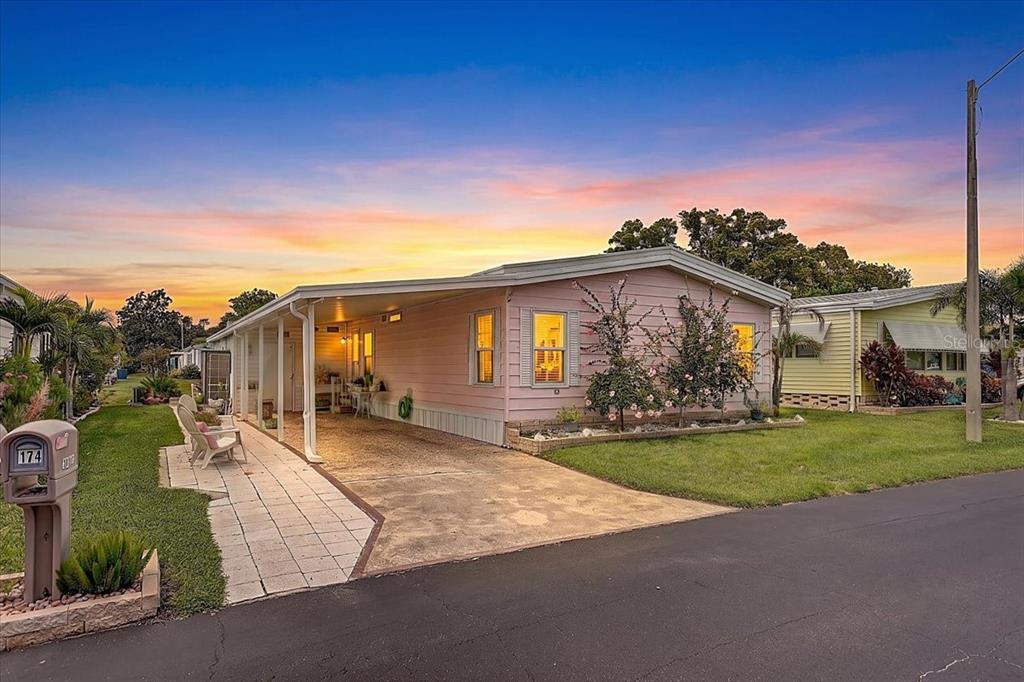 174 CLUBVIEW DRIVE UNIT 4
