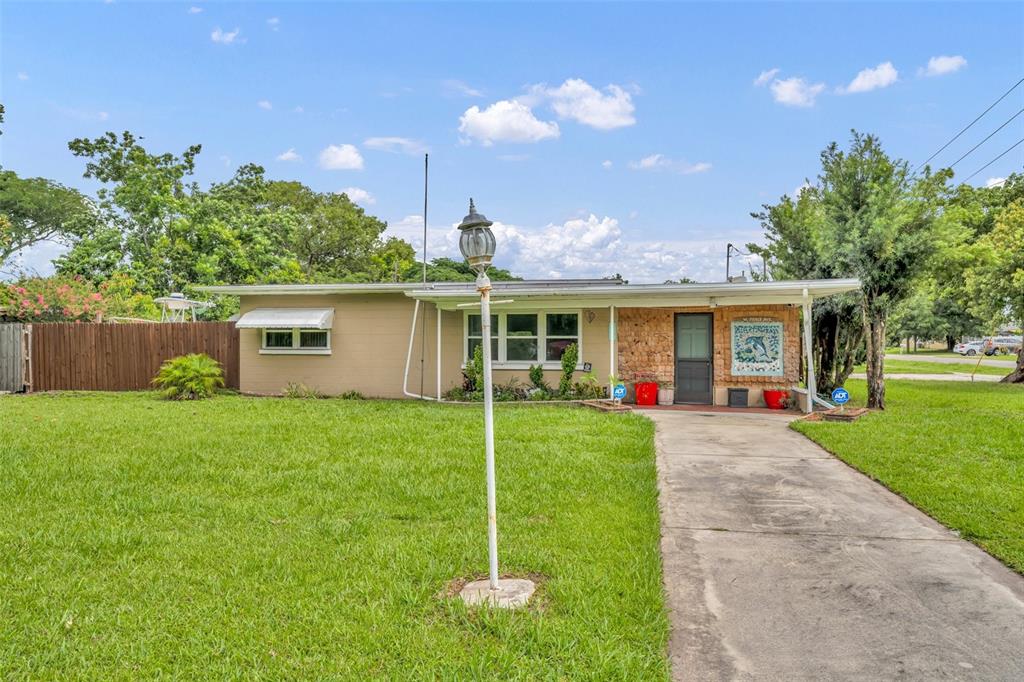 1 W PIERCE AVENUE