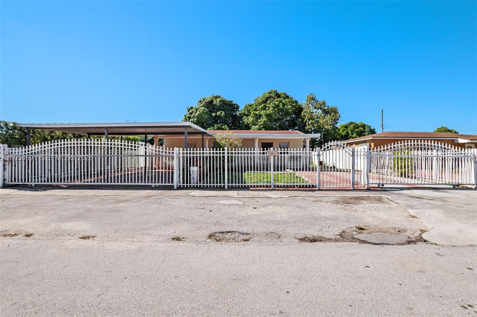 3880 E 8th Ln, Hialeah FL 33013