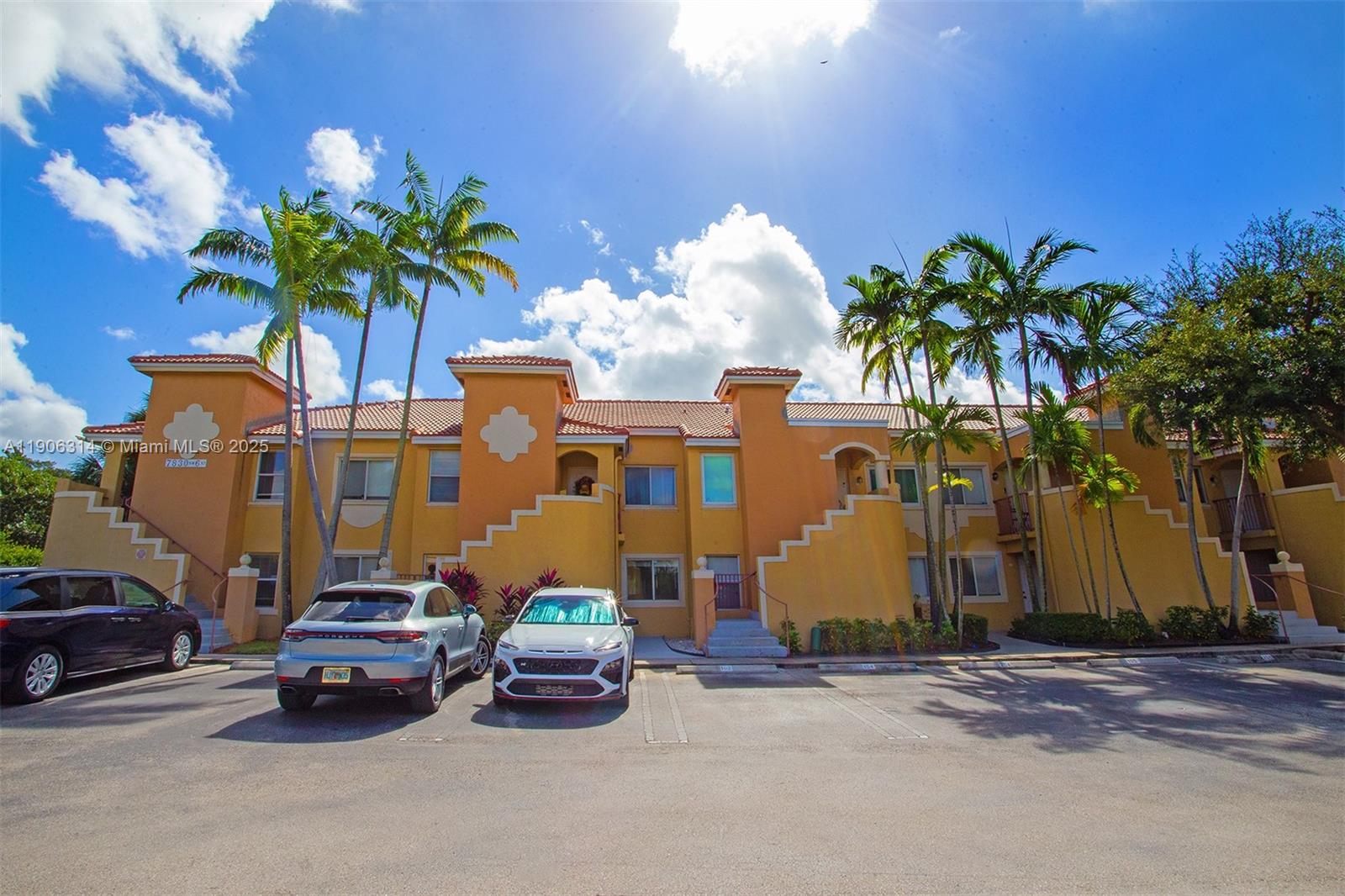 7830 NW 6th St # 102, Pembroke Pines FL 33024