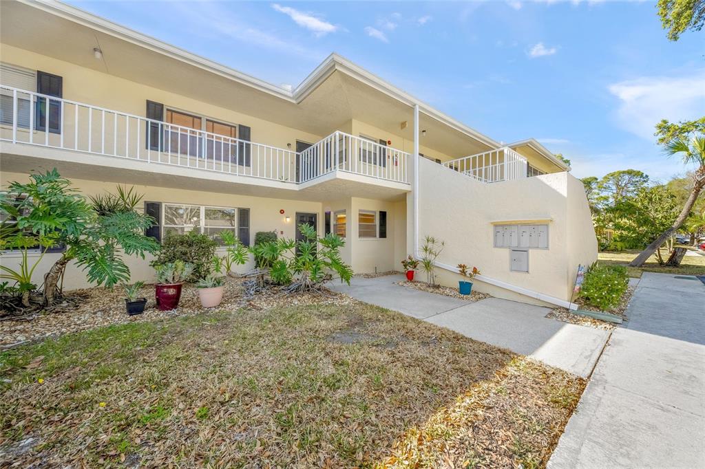 7860 PALM AIRE LANE UNIT 105
