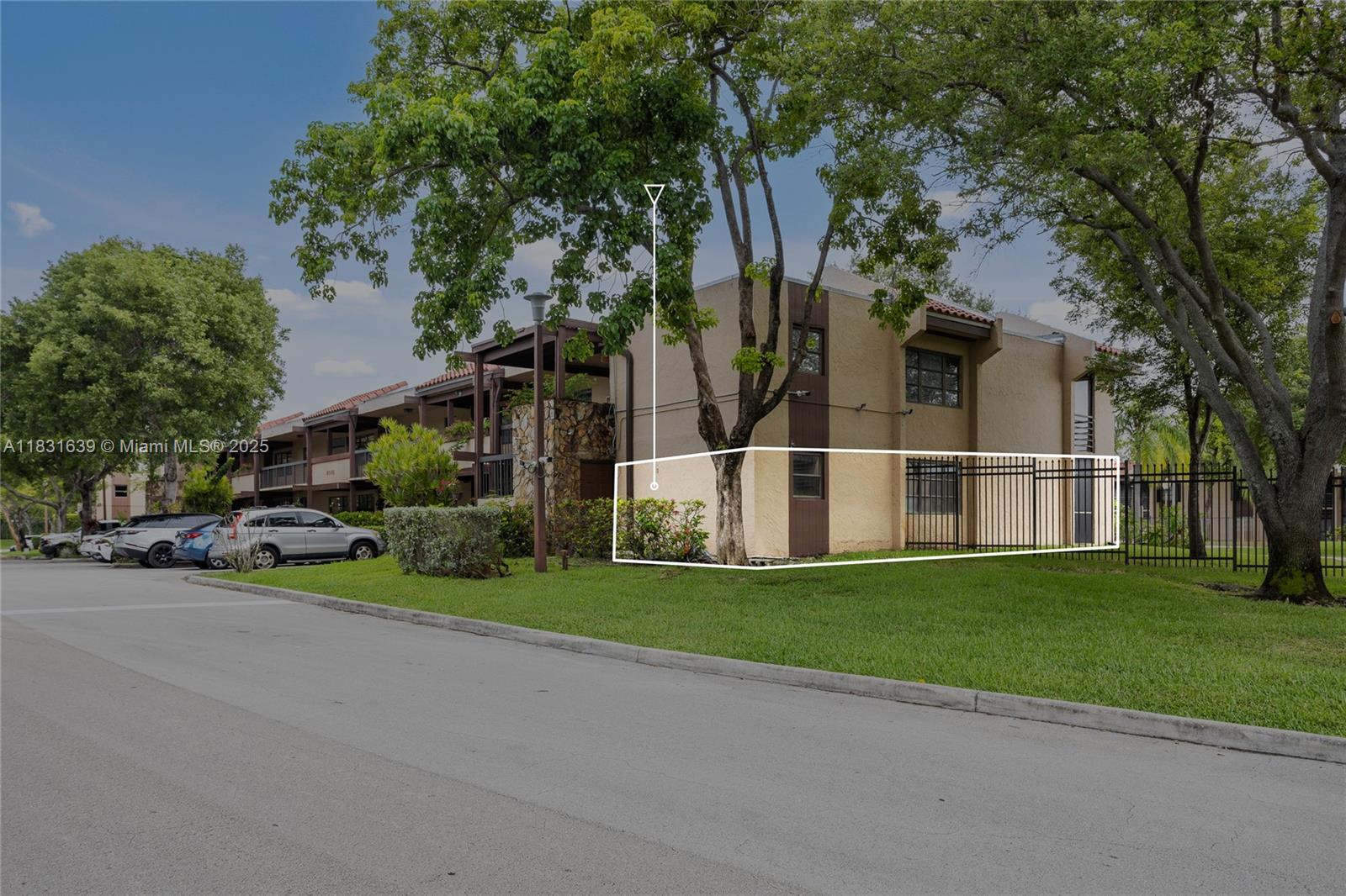 20801 San Simeon Way # 105, Miami FL 33179