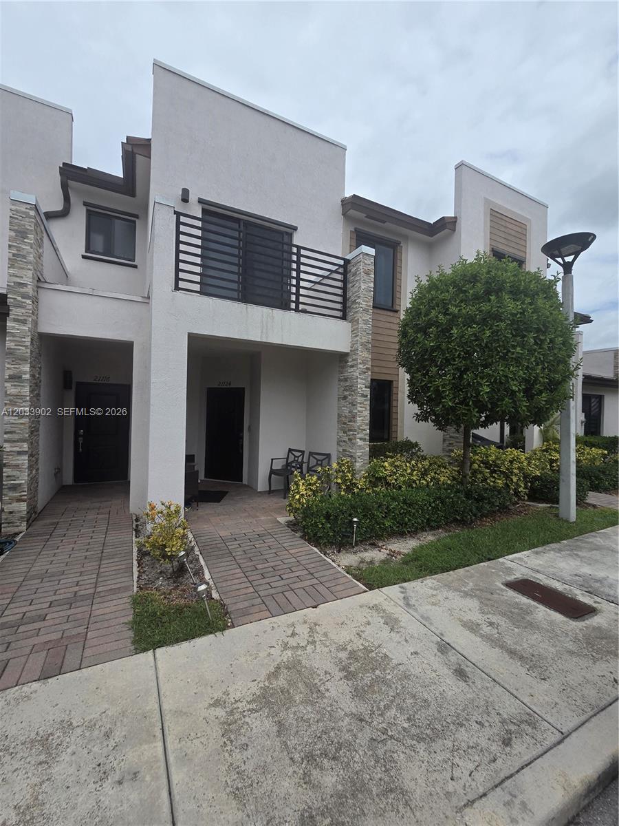 21124 NE 8th Ave, Miami FL 33179