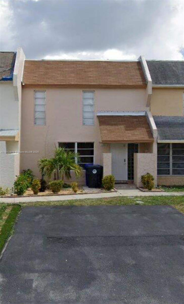 1321 Seaview, North Lauderdale FL 33068