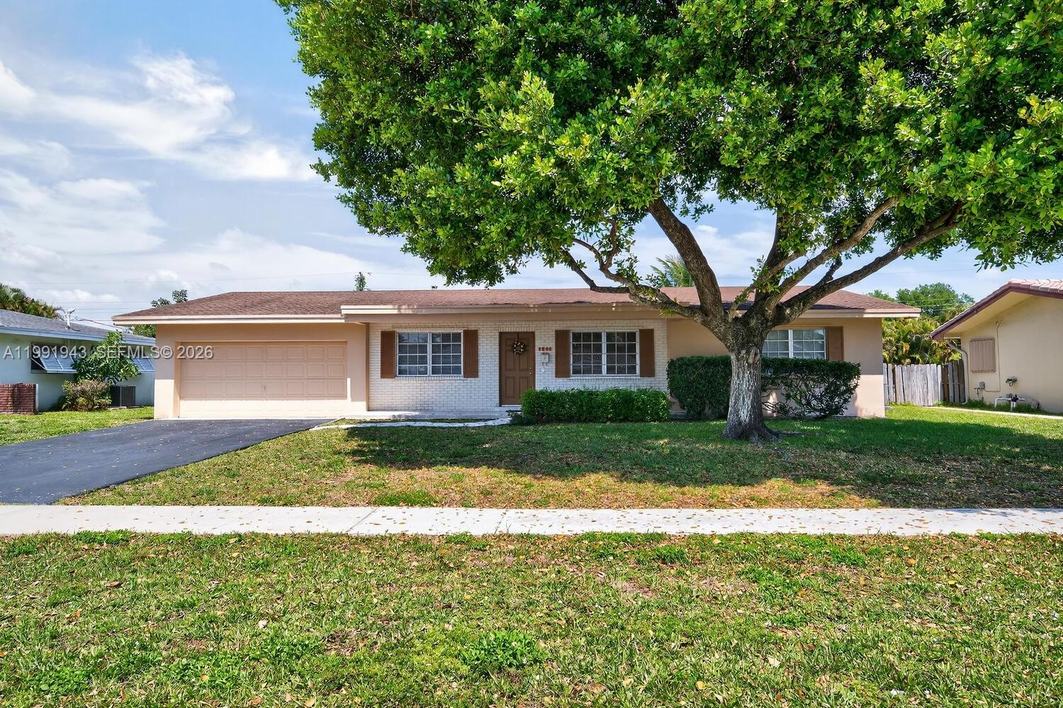 7241 NW 10th Pl, Plantation FL 33313