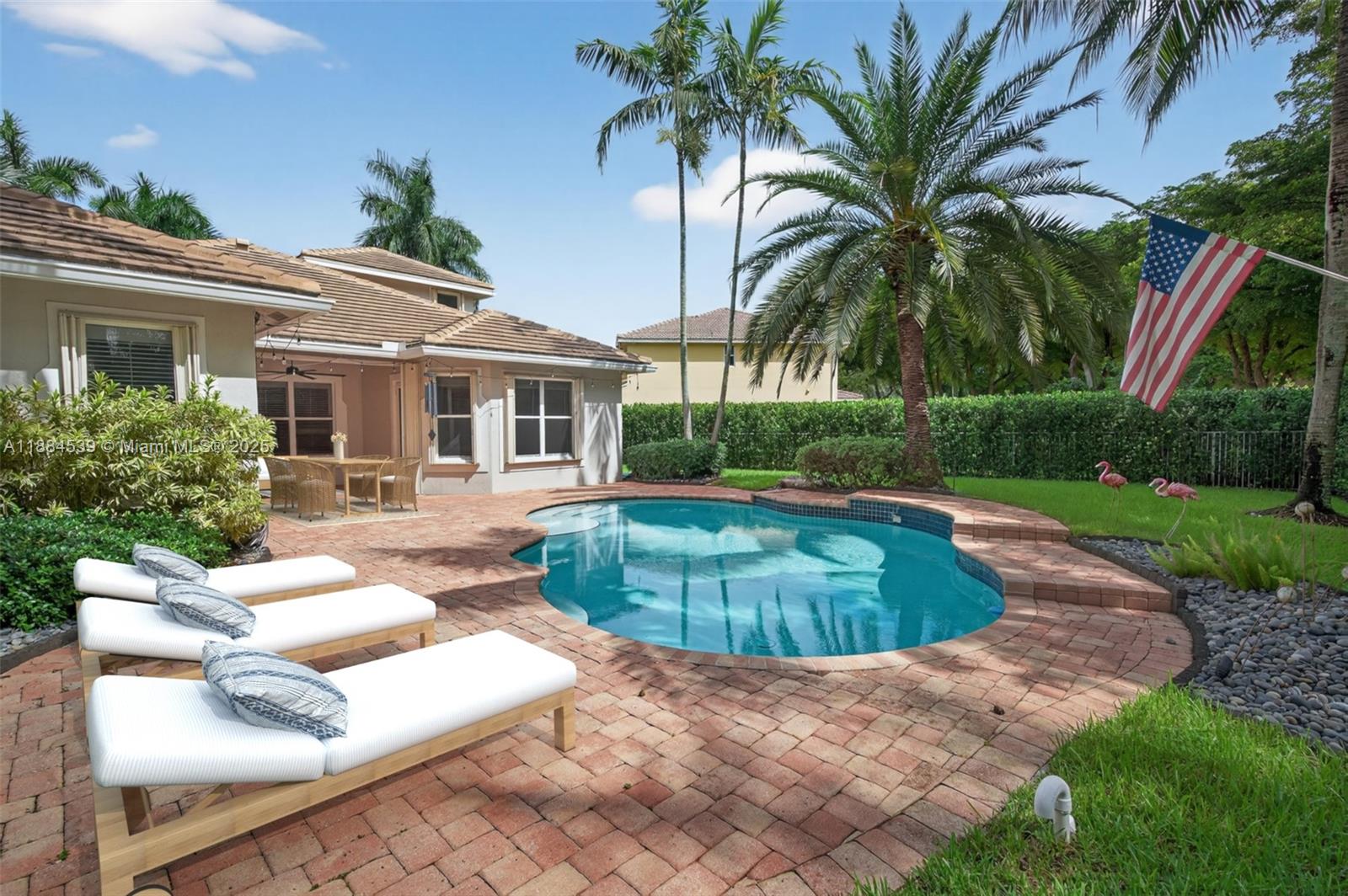 2025 Harbor View Cir, Weston FL 33327