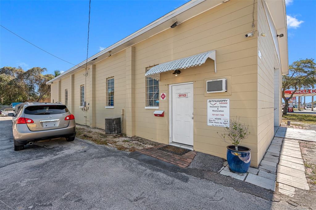8291 66TH STREET N, PINELLAS PARK, FL — photo 4 of 28