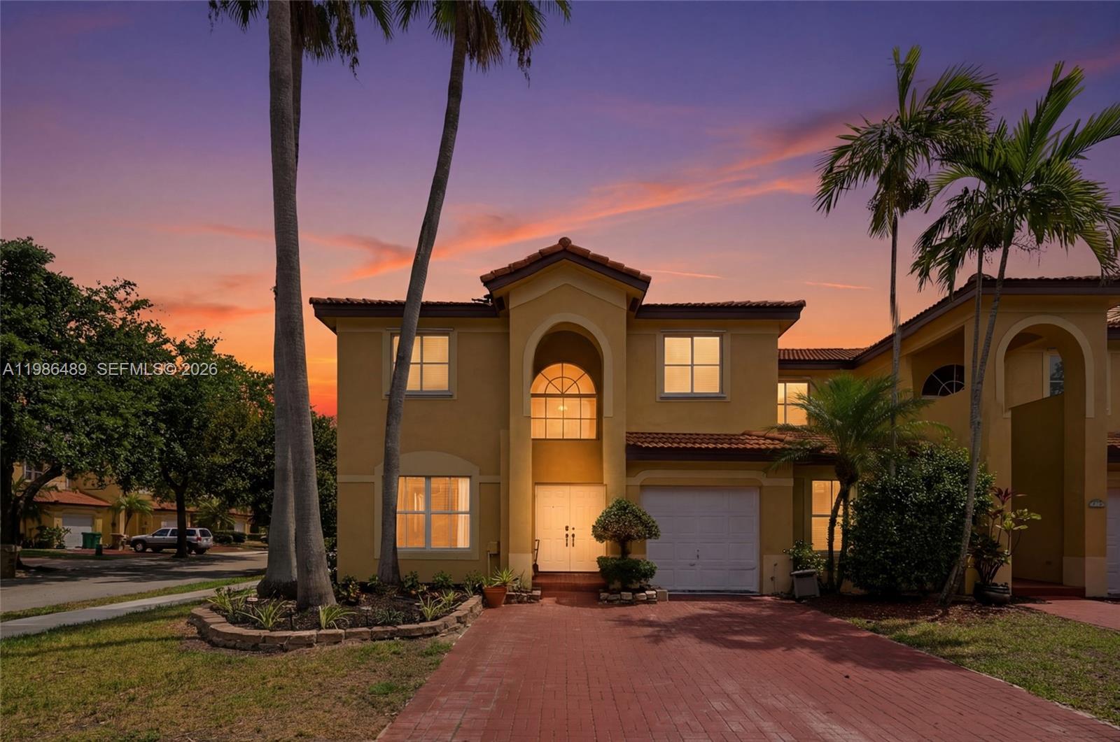 192 W Forest Oak Cir, Davie FL 33325